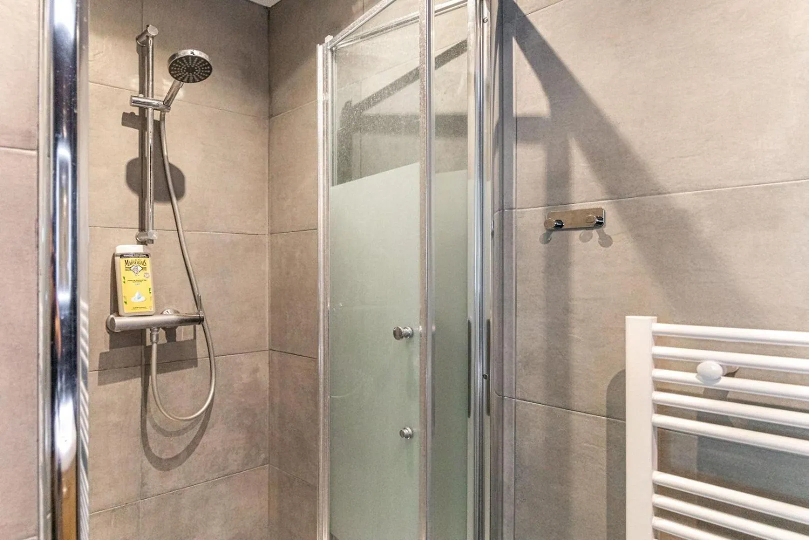 Guestready - Apt De Charme Pres De La Tour Eiffel Paris 0*,  France